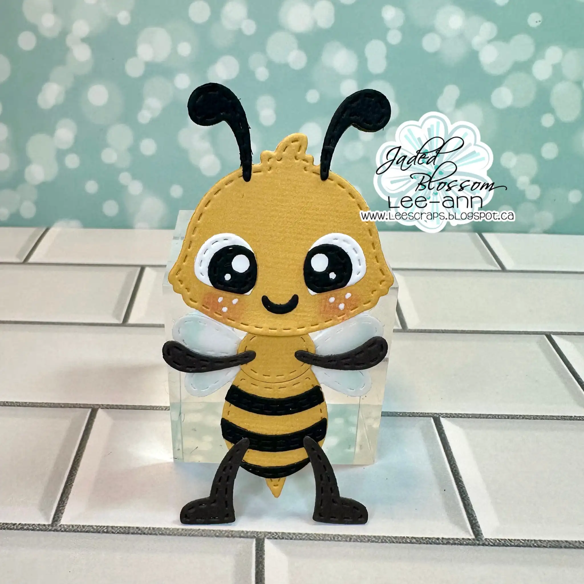 그놈 꿀벌 얼굴 2025 5월 금속 절단 다이 DIY 인사말 카드를 위한 스텐실을 겹쳐 스크랩북 공예 만들기