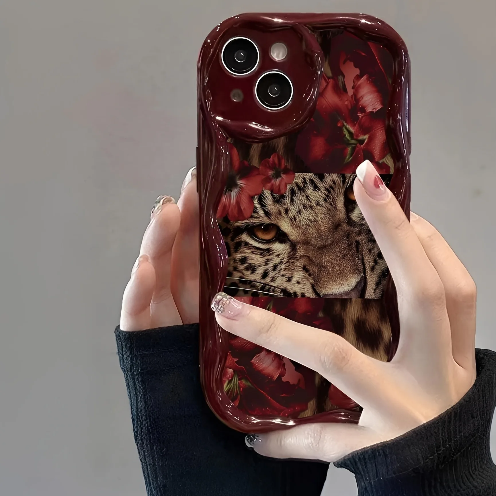 Spicy Girl Leopard Floral Pattern Burgundy Wavy Frame Soft Phone Case
