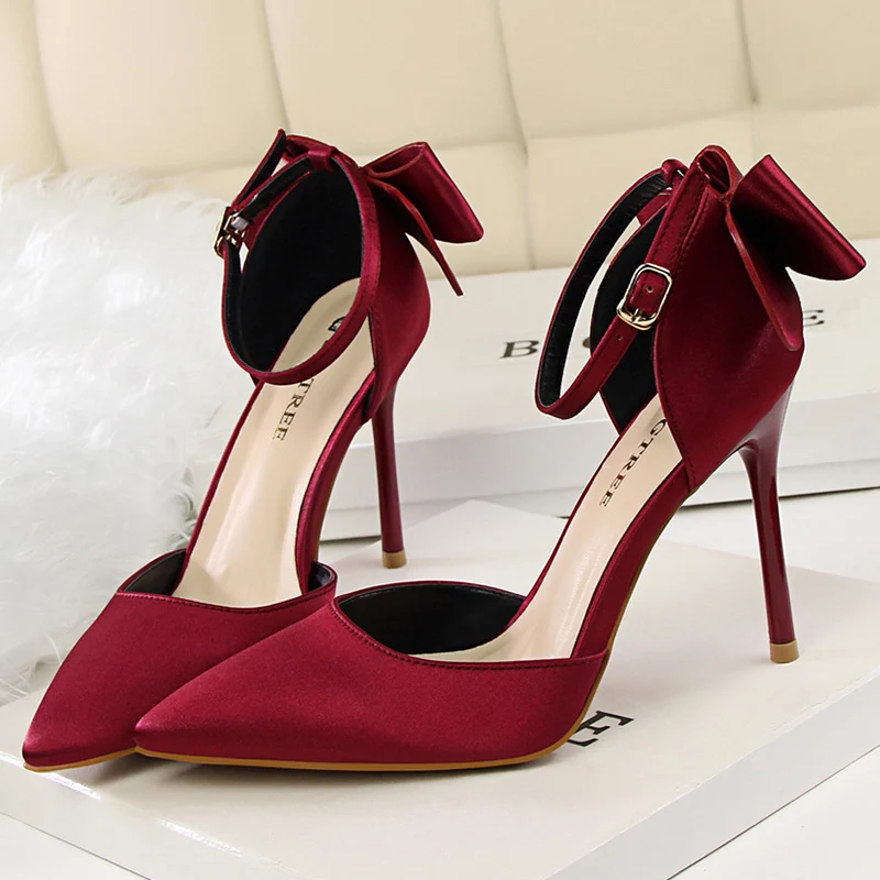 2022 Summer Women 10cm High Heels Sandals Lady Butterfly Knot Bow Satin Silk Sandles Burgundy Stiletto Bride Strappy Prom Shoes