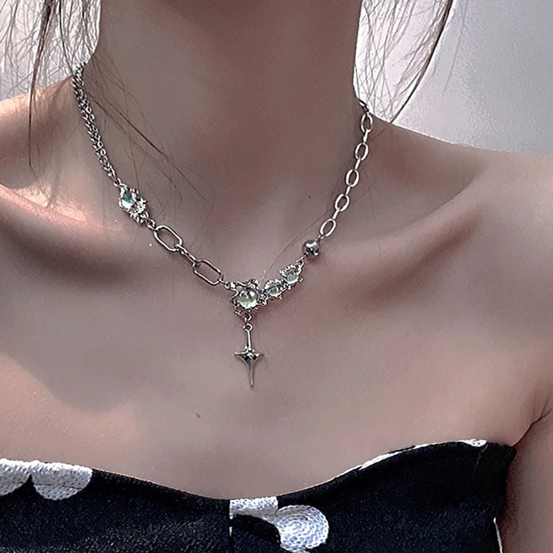 Ciondolo stella lucida Collana a strati Gioielli Y2k per le donne 2024 Moda Pentagramma Colore argento Collana girocollo con zirconi  36