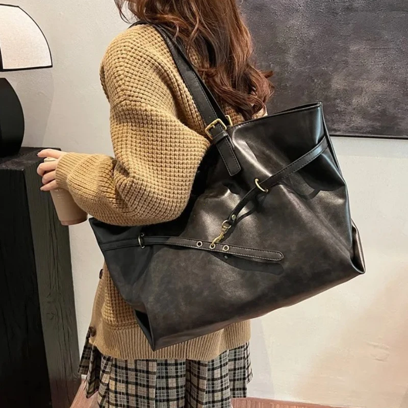 Women's Vintage Large Capacity PU Leather Tote Bag Metal Buckle Strap Accents Top - Handle Shoulder Carry Bags For Winter 2026
