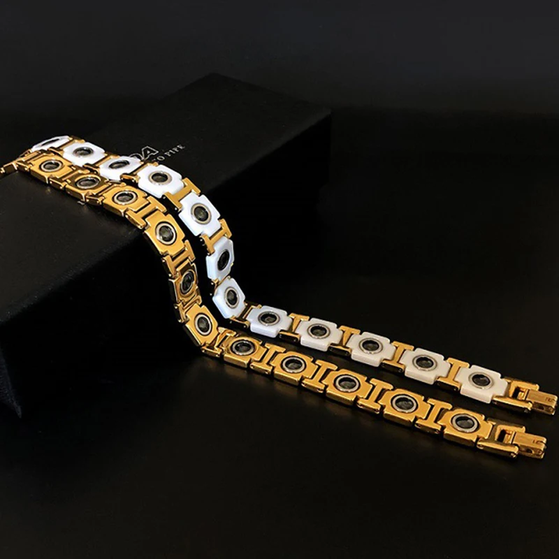 BRACCIALE LACCIO CON CERAMICA BIANCA IN ORO ROSA PALLINE DIAMANTATE