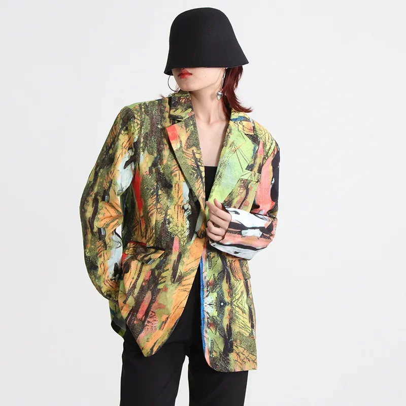 Рисунок 3 - Женский офисный костюм с воротником-стойкой