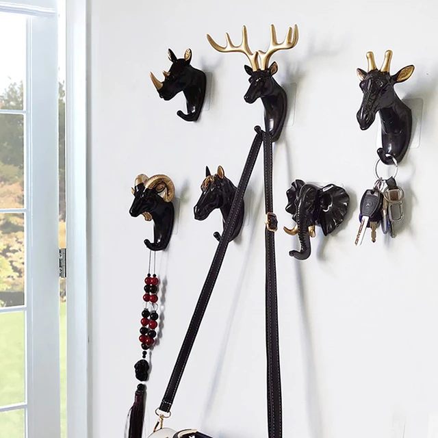 Multi Colour Deer Head Animal Decorative Hooks Wall Hanging Behind