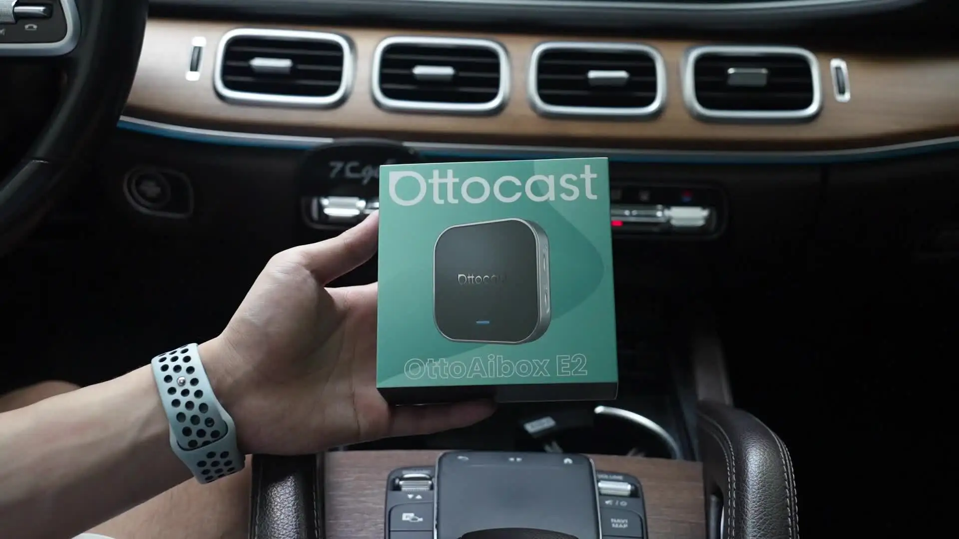 Ottocast E2 CarPlay Android Auto AI Box 4+64GB