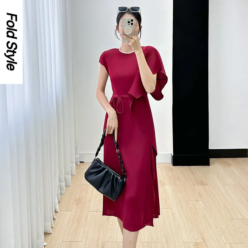 

Miyake Spring and Autumn New High End Irregular Design Feeling for Small People Lace Up Waist Fold Age Reducing Dress for Women