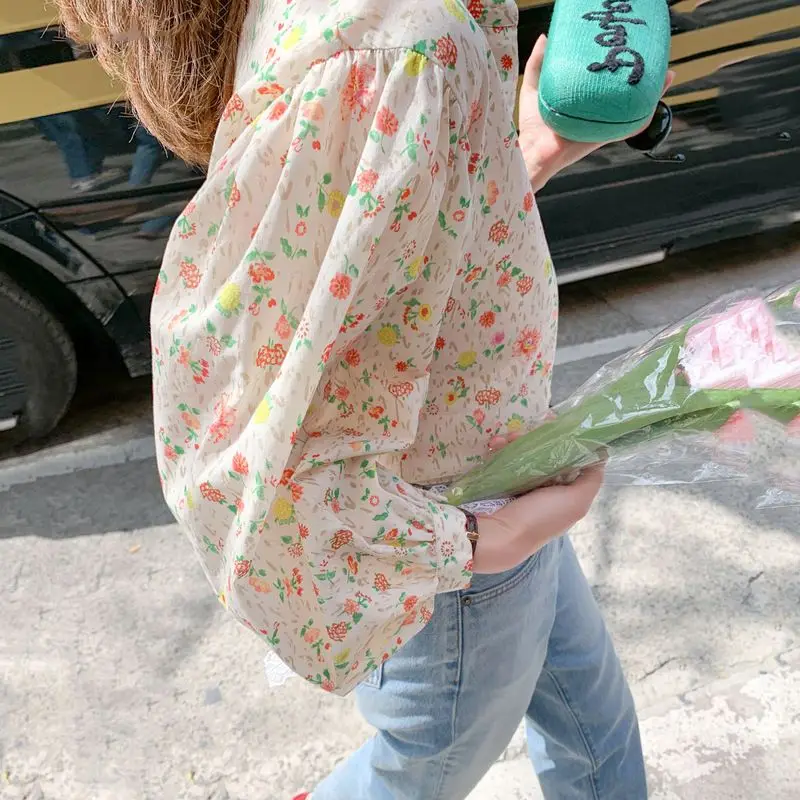

2024 Women Spring Summer New French Floral Print Shirts Female Long Sleeve Loose Shirt Ladies Single Breasted Casual Blouse E725