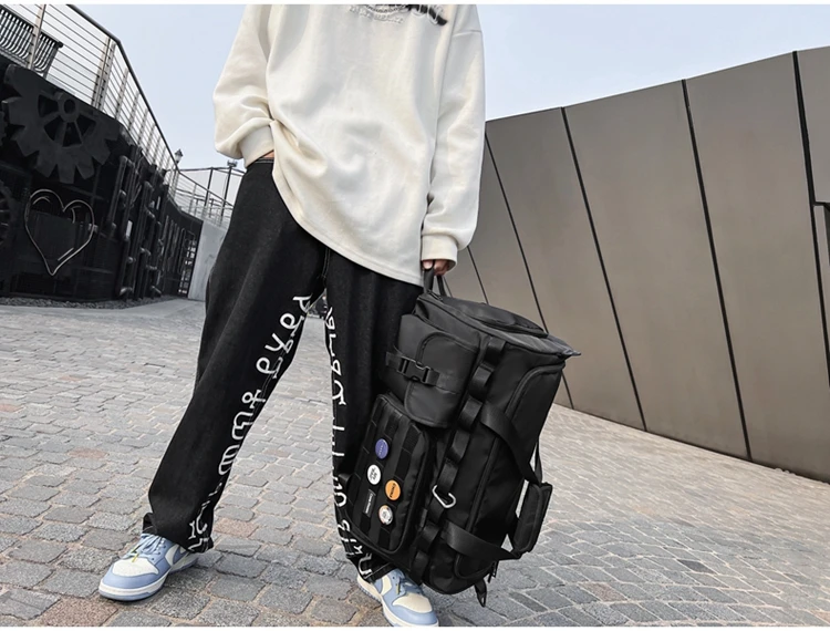 Große Nylon-Reisetasche – Wasserdichter Sportrucksack für Männer und Frauen – Detail 4