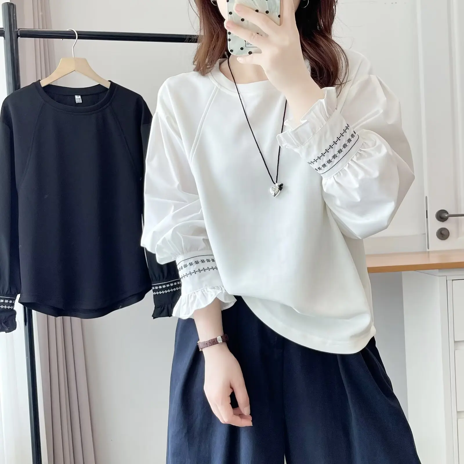 Fashion Plus Size Women's T-Shirt Autumn New Lace Embroidered Cuffs Long Sleeve Tops 2582