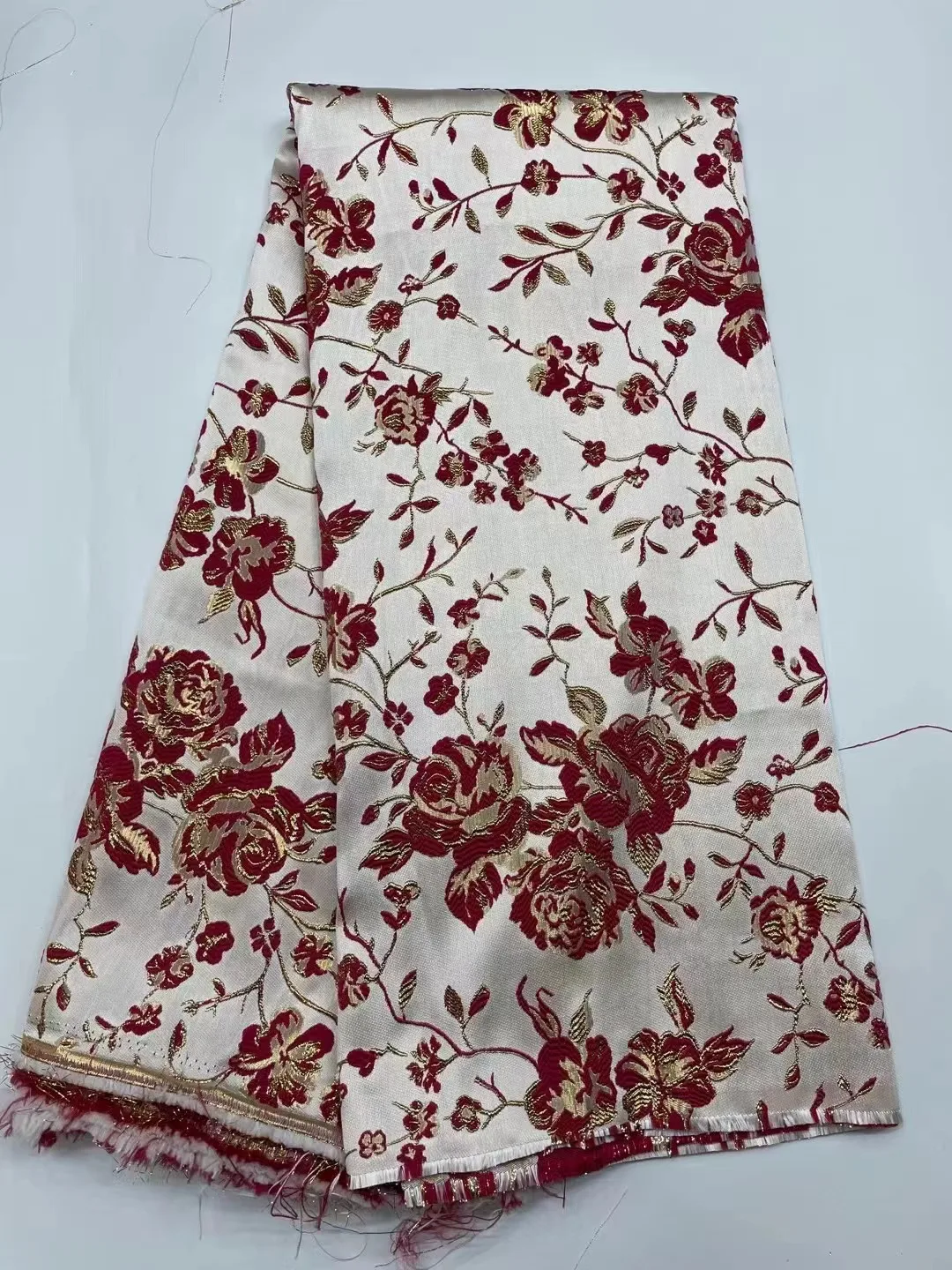 

Fashion African Gilding Lace Fabric High Quality 2023 French Jacquard Brocade Lace Fabric 5 Yards For Nigerian Party