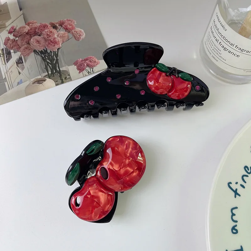 Ins trend ige Halloween Geschenke Haars pange Klaue für Frauen kreative Acetat Kirsche Frucht Strass Krabben Klammer Haar Zubehör Werkzeug