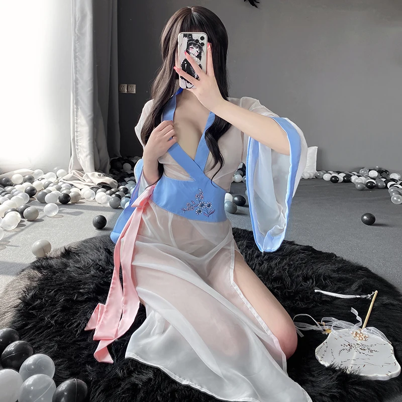 Top 10 Sexiest Outfits in Anime