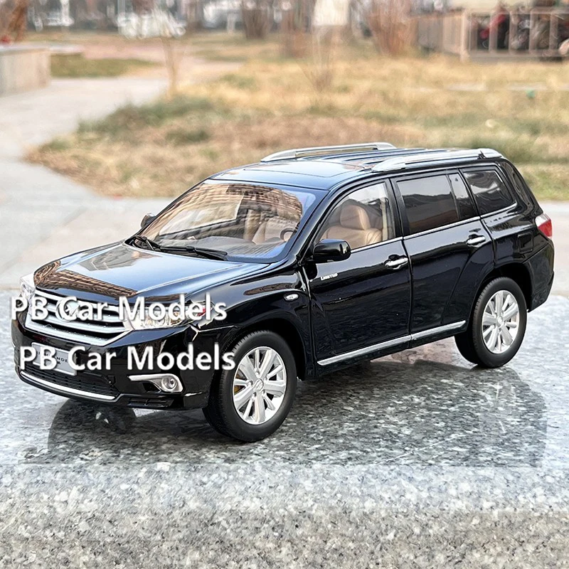 

Original 1:18 HIGHLAND 2012 alloy car model +small gift
