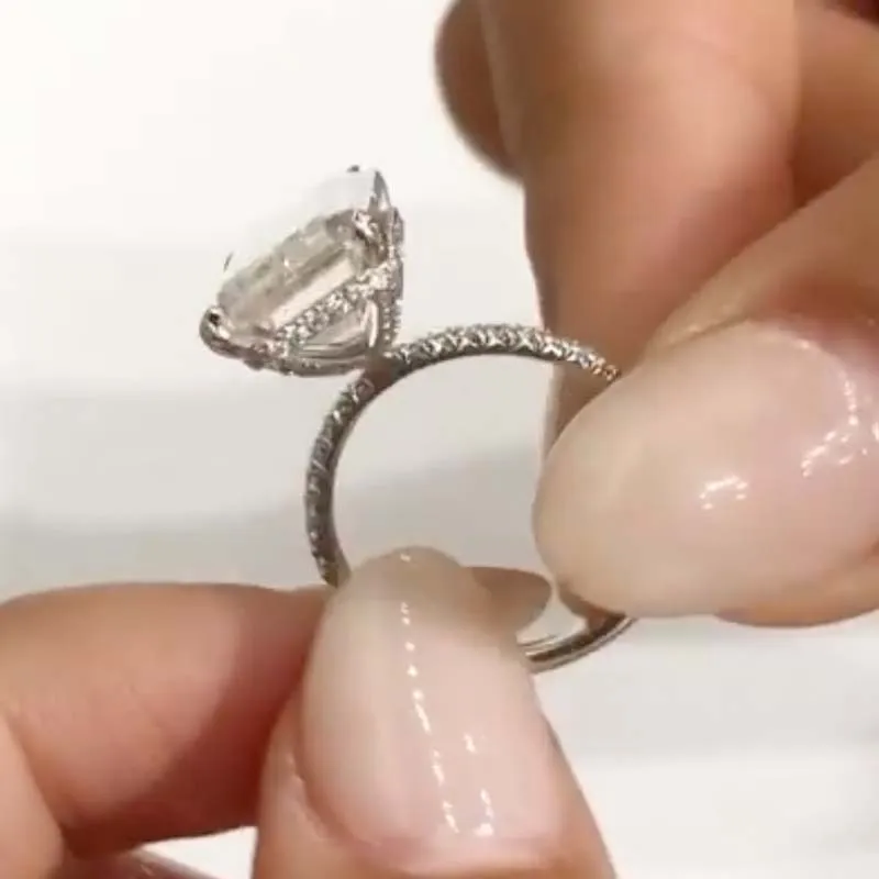 Pavé underside moissanite