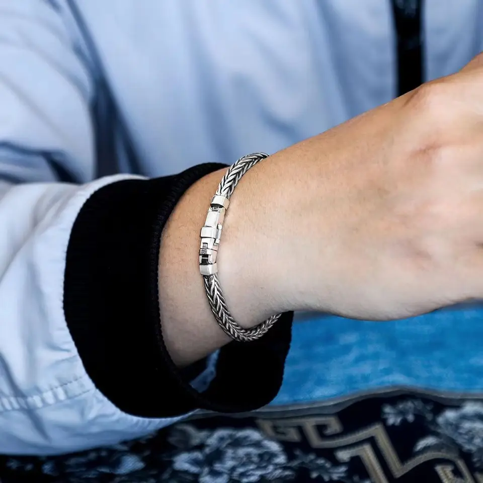 【tak】Llife RIPPLE BRACELET Sterling Silver Cubic Zirconia Adjustable Bracelet - TK Maxx UK