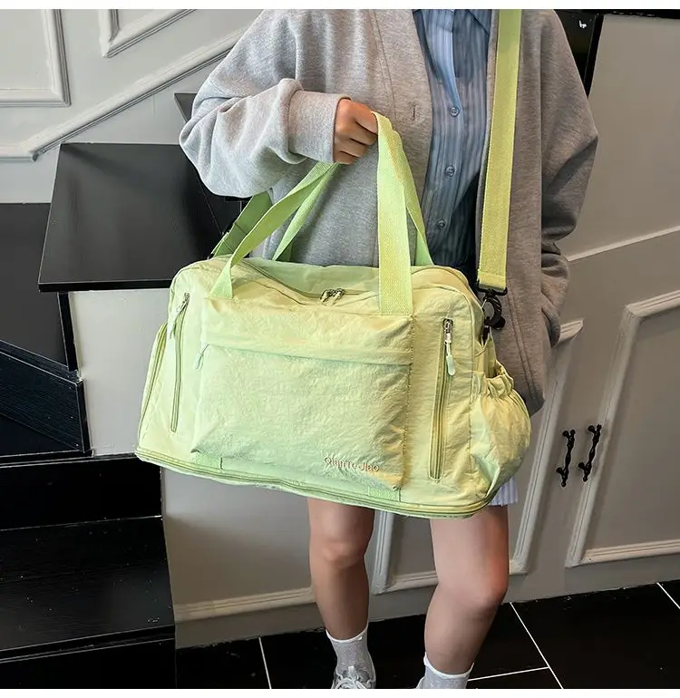 Large-Capacity Travel Tote Bag description 33