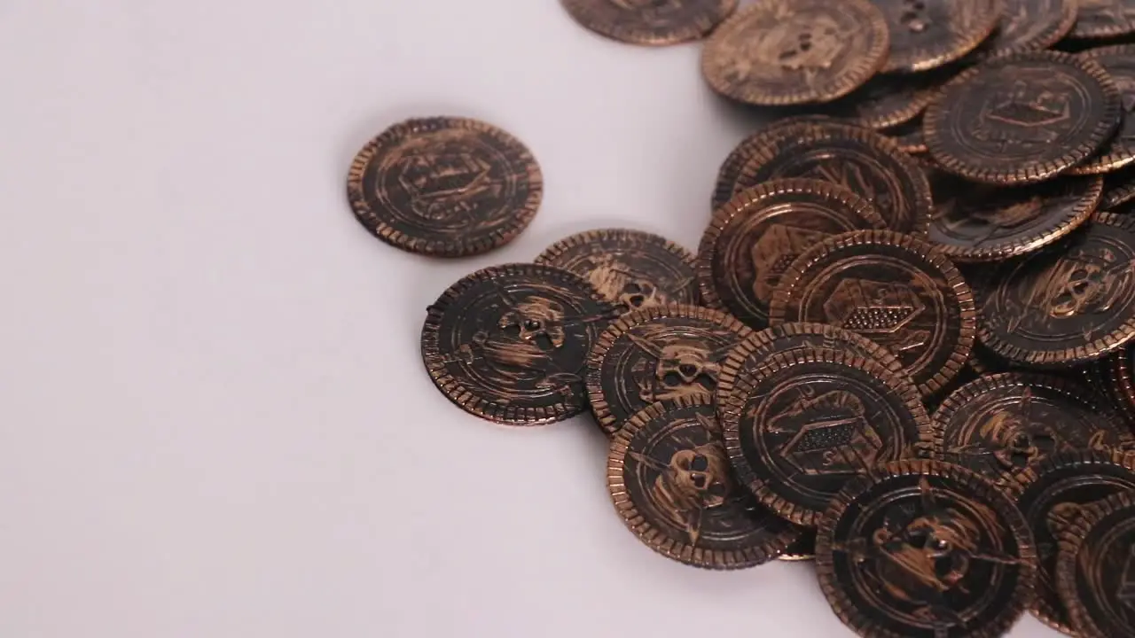 Gioco Caccia Al Tesoro Set Tesoro Pirata - 60 Monete D'Oro Finte E 200 Gemme Acriliche, Per Caccia Al Tesoro E Feste A Tema Set Tesoro Pirata Bambini