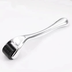Rejuvenating Microneedle Facial Roller (Silver)
