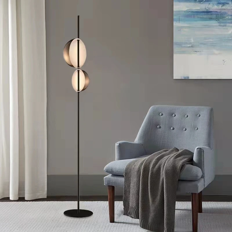 

Creative, modern and simple design, personalized living room floor lamp, north metal bedroom, model room floor lamp in the study