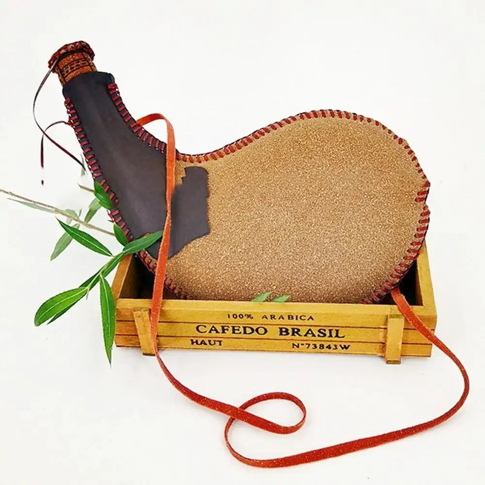 Portable Vintage Leather Hip Flask, Arts and Crafts Furnishings, Stage Performance Props, Traditional Crafts Wine Water Bottle