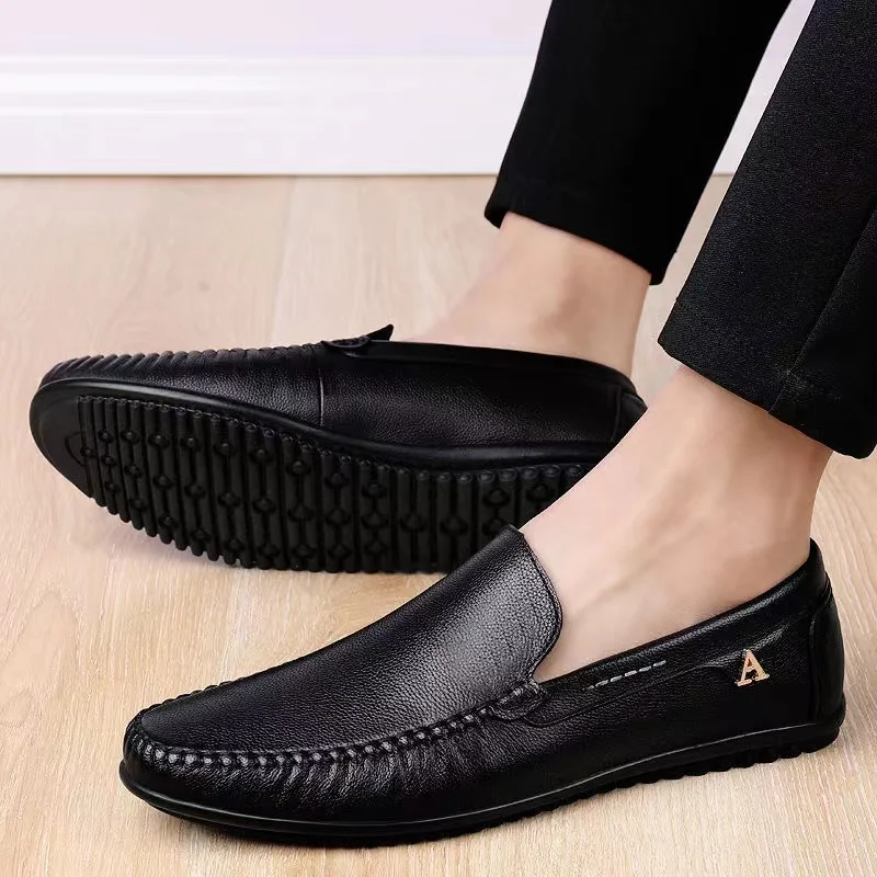جلد طبيعي أحذية رجالي الأعمال الفاخرة عادية الانزلاق على المتسكعون الرسمي الرجال الأخفاف الأسود الذكور أحذية قيادة أحذية رياضية
