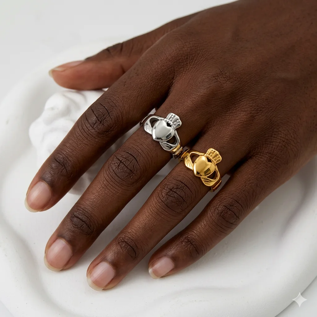 St.delan Vintage Keltischer Claddagh-Ring Hand-Herz-Krone Edelstahl Biker Hochzeitsschmuck Großhandel