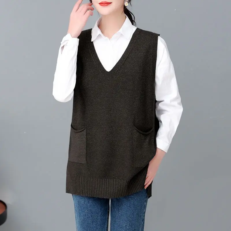 

Women's Knitted Vest with Pocket Female V-neck Solid Color Retro Loose Casual 2023 Autumn Winter Sleeveless Pullover T622