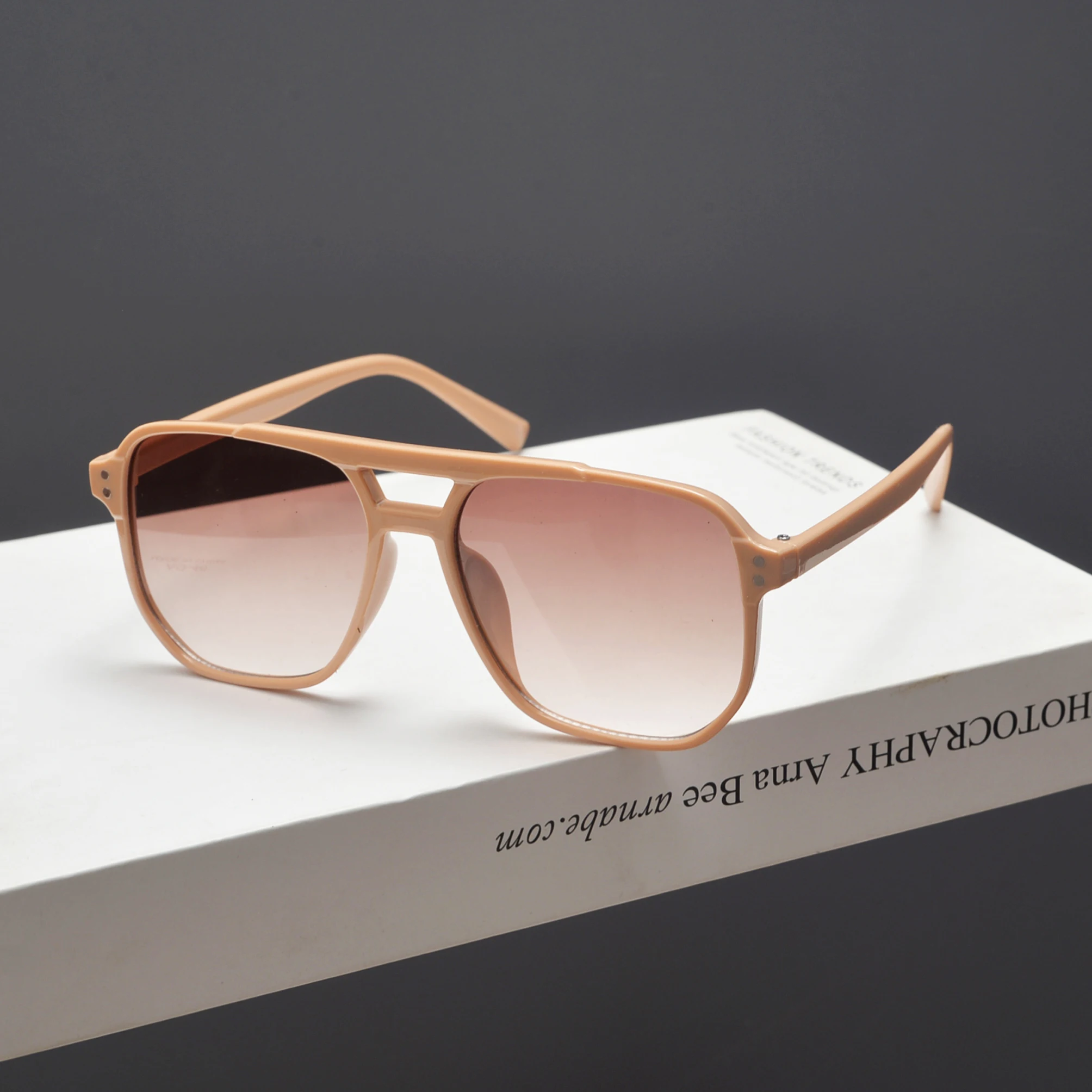 Lunettes de soleil tendance pour femmes, UV400, Anti-Ultraviolet, unisexe, élégantes, à Double faisceau, lentille pilote, nouvelle collection 2025