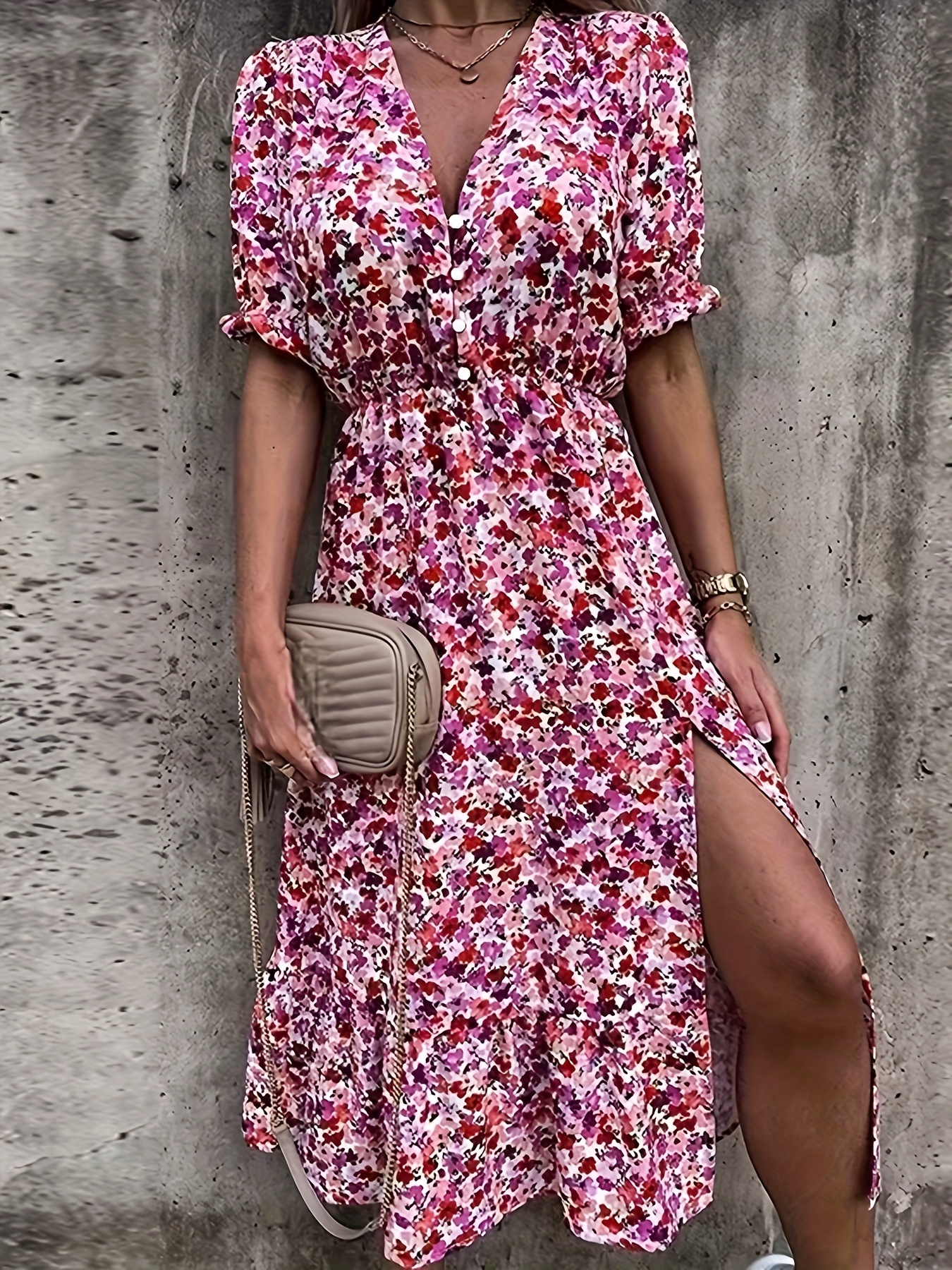 Plus Size Floral Print V Neck Dress, Casual Short Sleeve Dress For Spring & Summer, Women's Plus Size Clothing