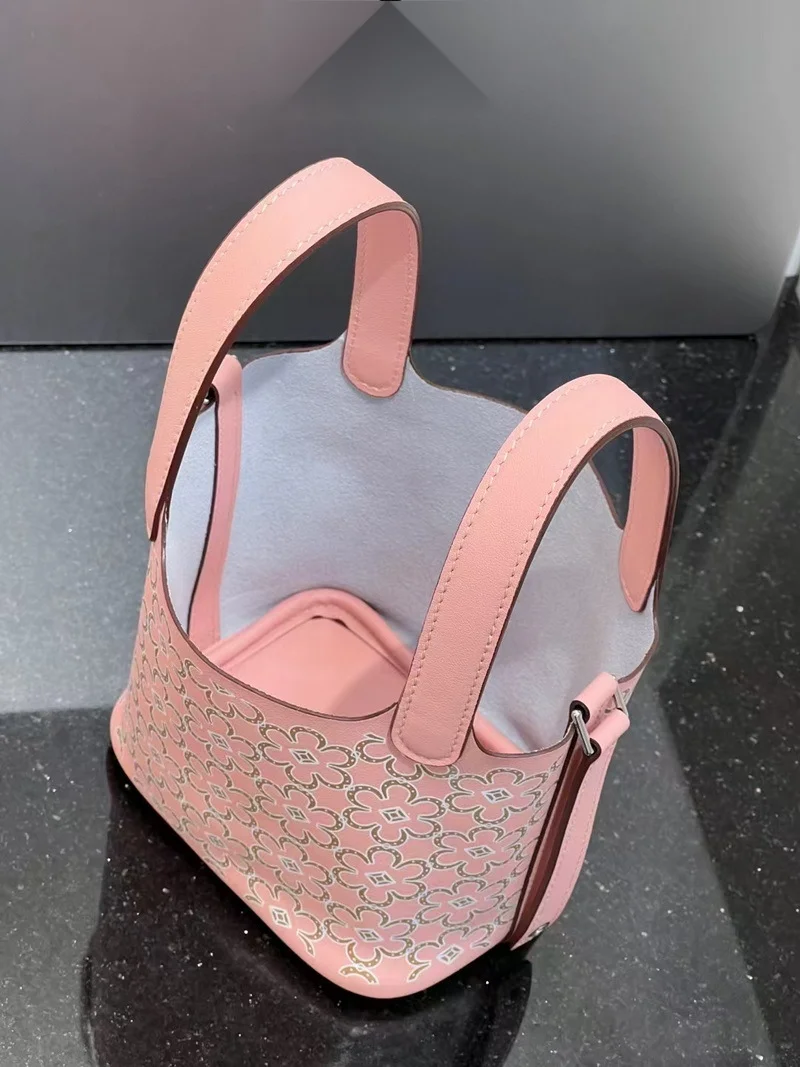 2024 Neue echte Lederkopfschicht Rindsleder Mini-Gemüsekorb Siebdruck Blumeneimer Kordelzug Offene Damentasche_voghion.com