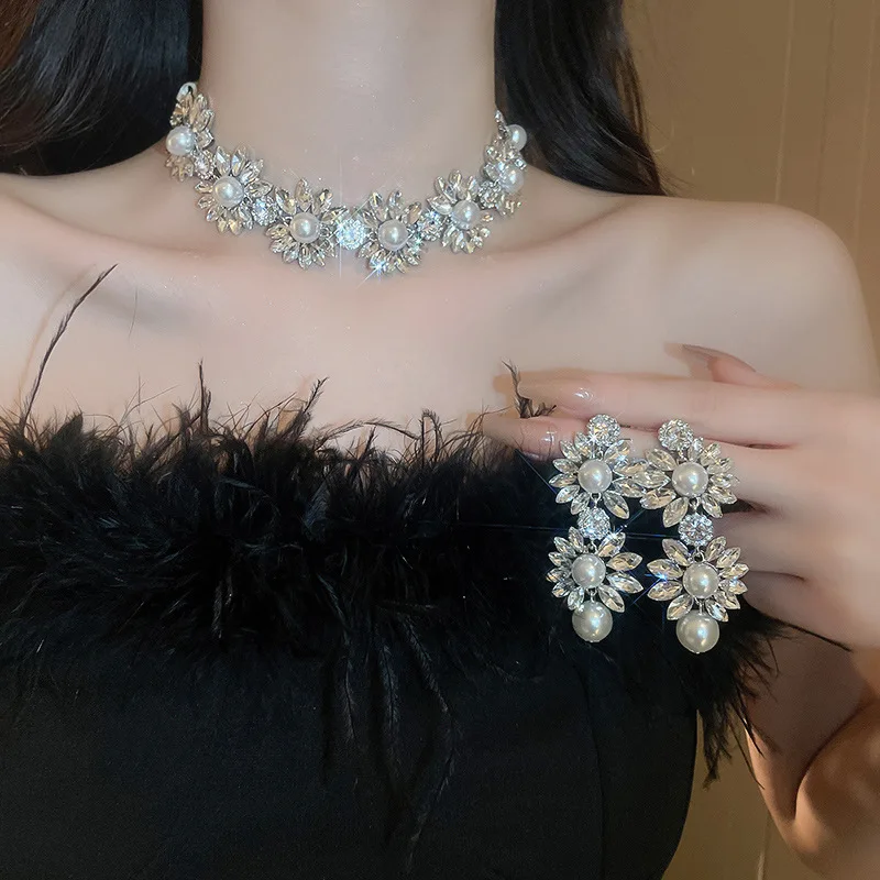 

Набор из ожерелья и жемчуга