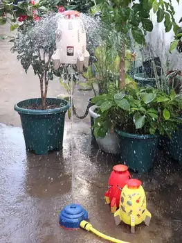 Space Jet Sprinkler Spinning Flying Splash Playing Water Toy Summer Outdoor Water Powered Launcher Kids Bath Toys STEM 5