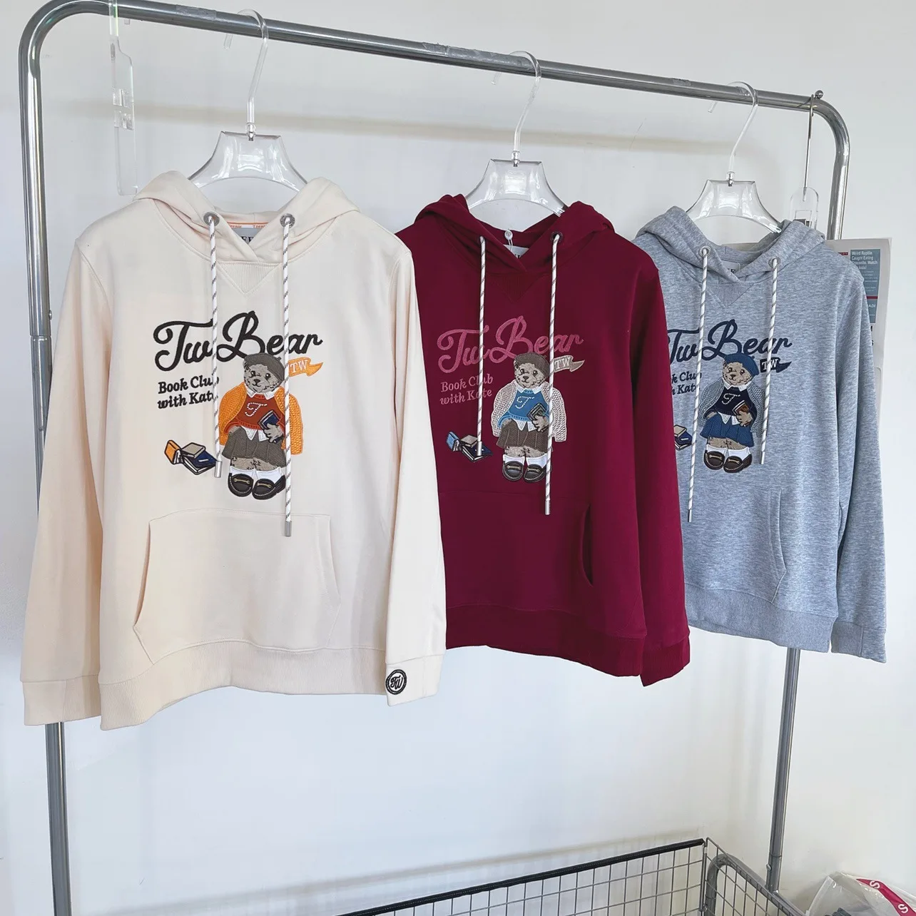 

90% Cotton Fabric Hoodies for Women, Sweet Bear Embroidery Loose Sweatshirt , Hooded Tops , Beige Tees Clothes Stitch