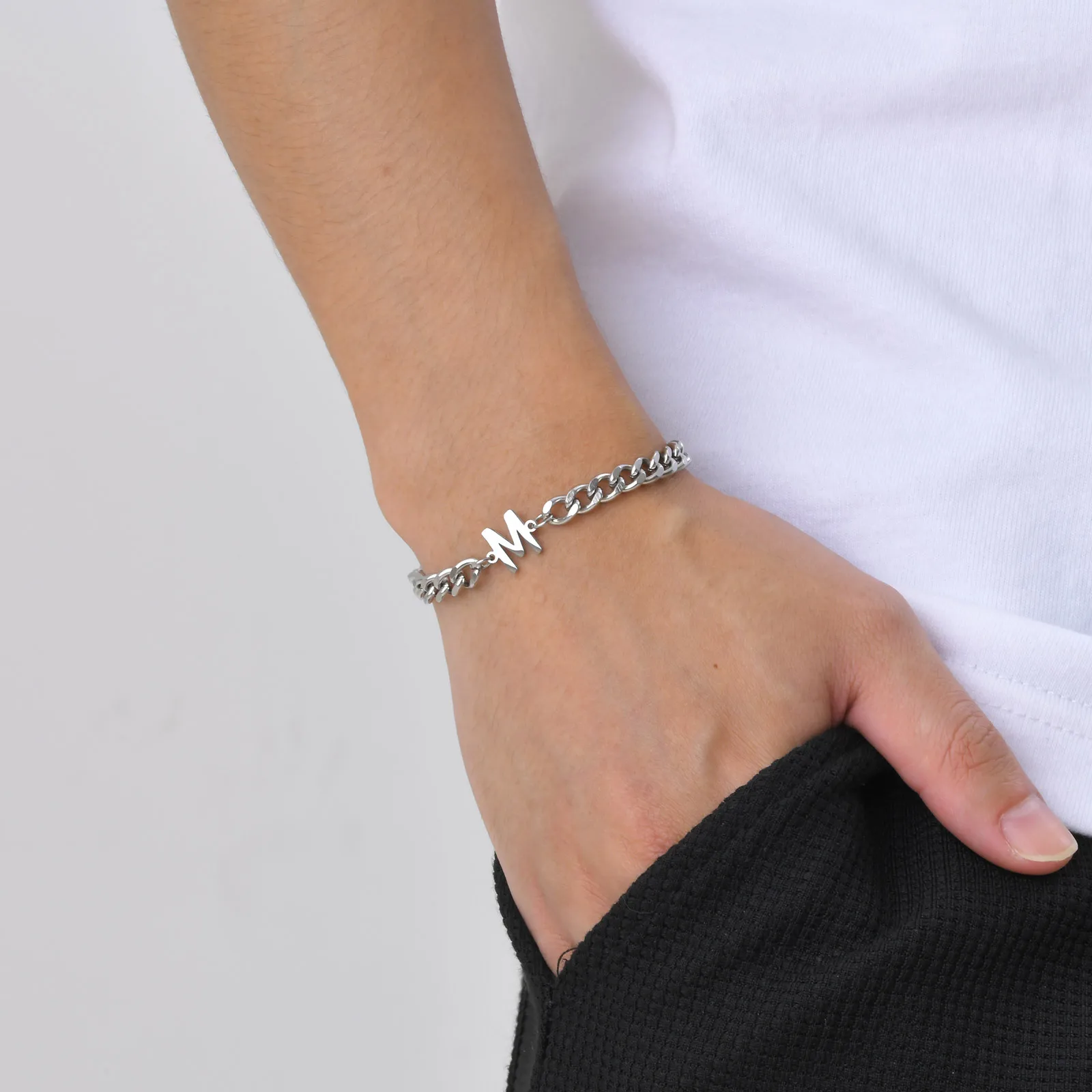 A-Z Initiale Kubanische Kettenarmbänder für Männer Frauen Silber Farbe Edelstahl Buchstaben Name Charm Armband Geburtstag Neujahr Geschenk – Detail 7