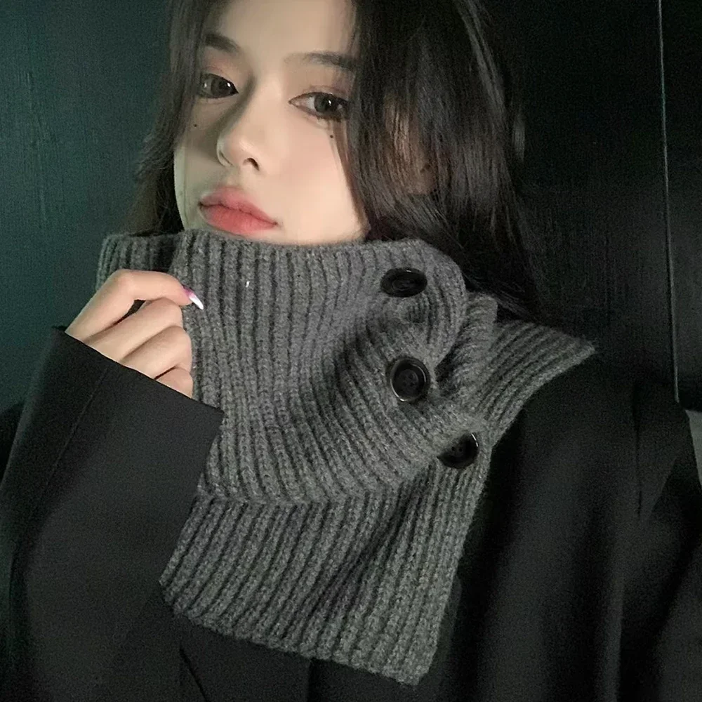 Рисунок 3 - Шарф на пуговицах Женский