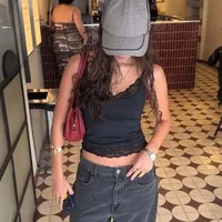 Débardeur sexy en dentelle noire Tossy pour femme, col en V, dos nu, style streetwear, patchwork spaghetti, court, Y2K, été 2026 4