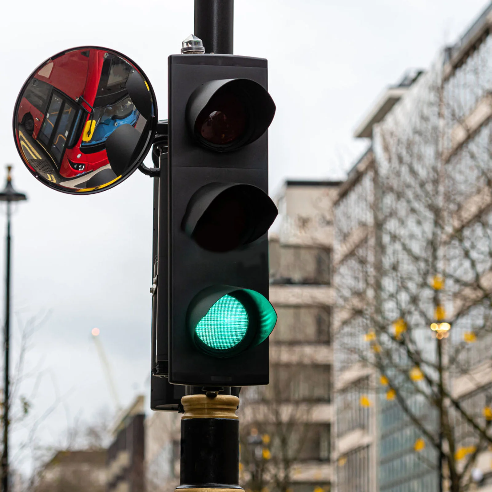 Рисунок 6 - Угловое зеркало безопасности дорожной дорожки