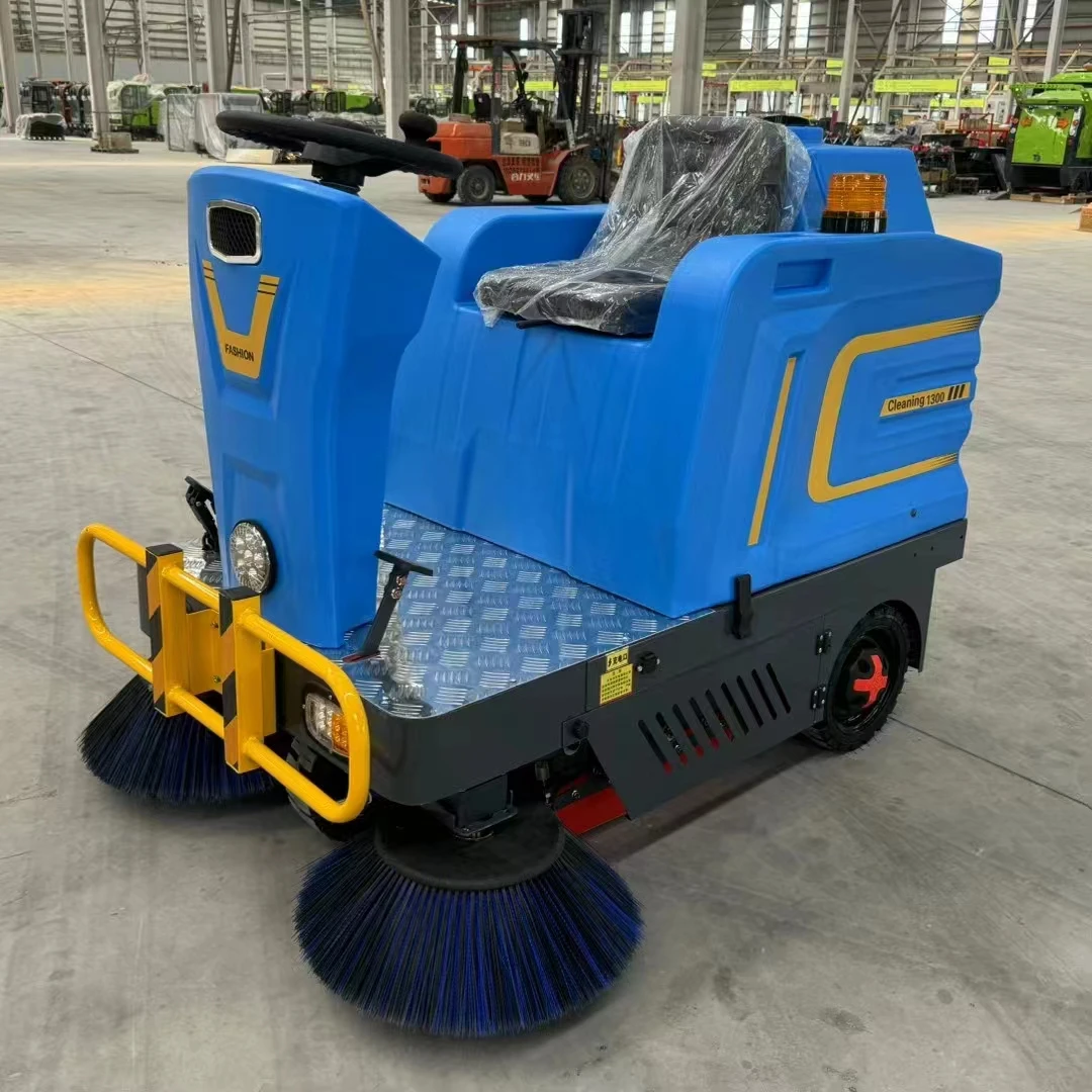Ce Certified Low-priced Riding Sweeper Cleaning Equipment, Road Sweeper, Road Property Sweeper
