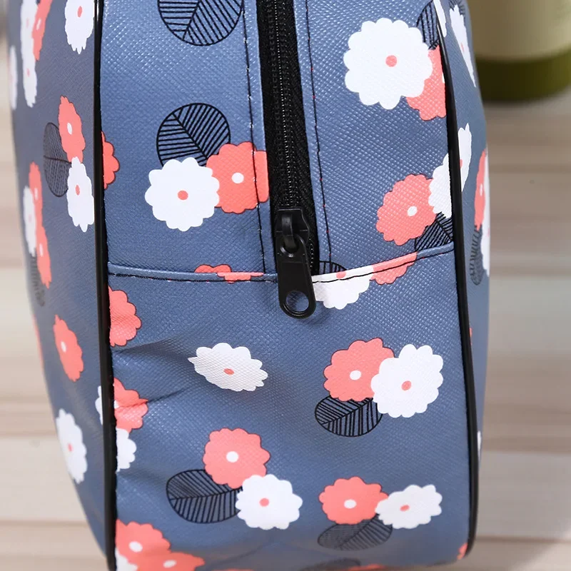New Girl Outside Travel Toiletry Bag Case Femal Zipper Makeup Bag Organizer Fashion Flower Print Women Tote Large Cosmetic Bag 4