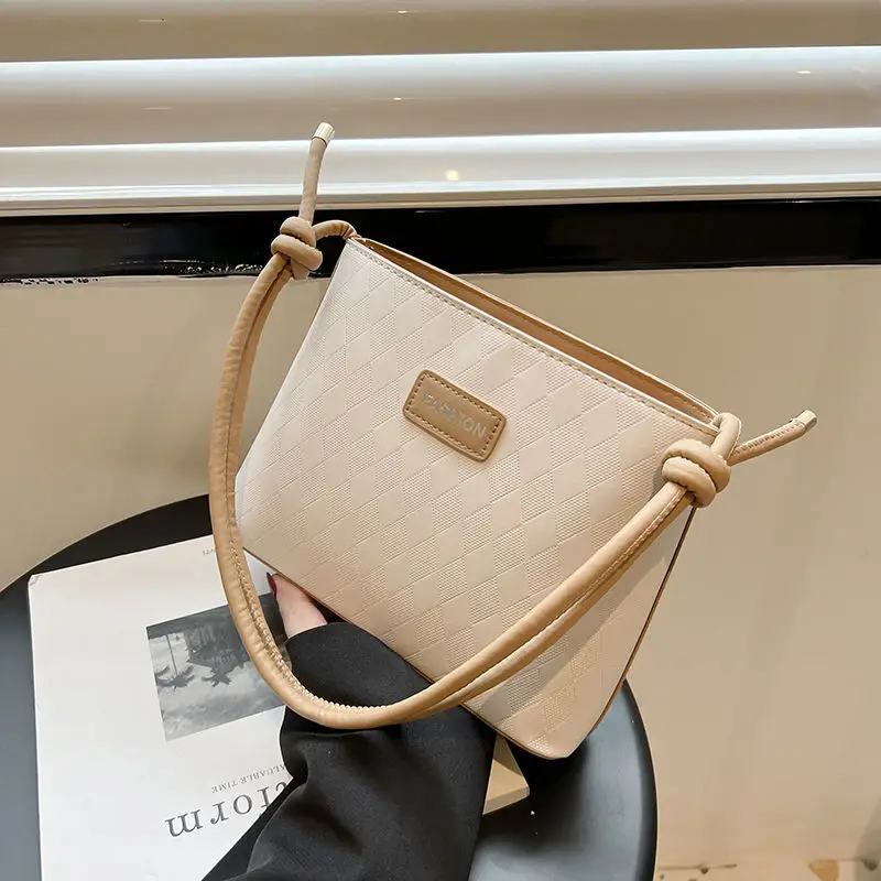 

2023 New Women's Shoulder Bag High Quality Versatile Crossbody Tote Bag PU Zipper Fashion Casual Adjustable Mini Handbag