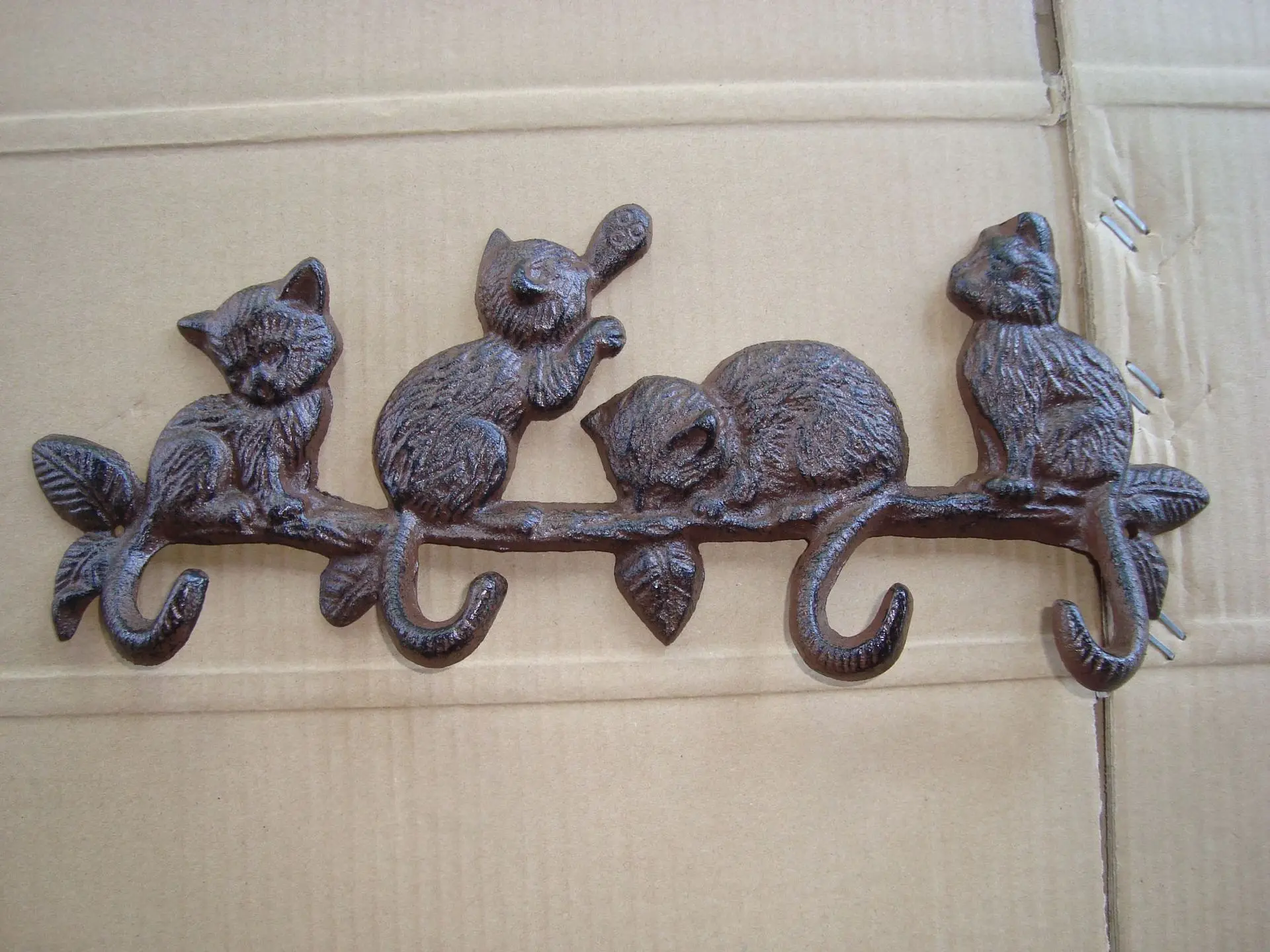 Cast Iron Wall Key Holder with Hooks for Home Organization