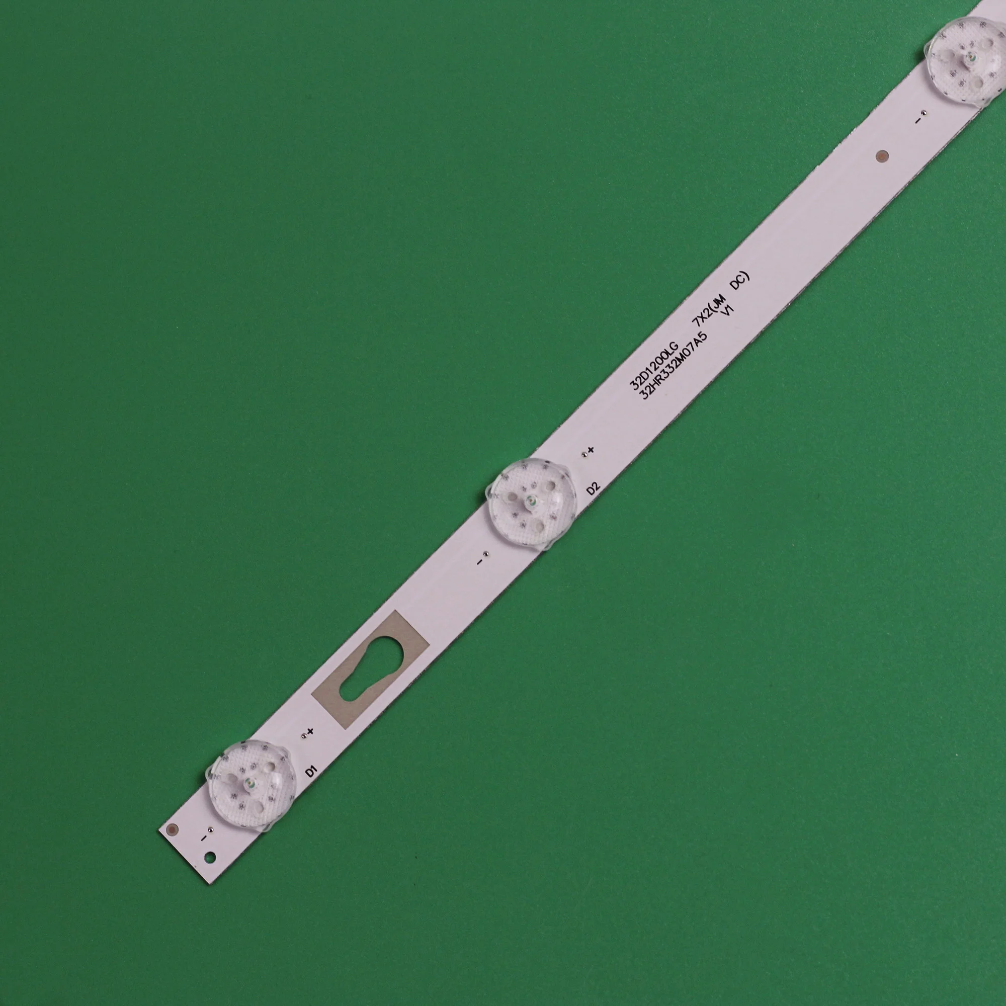 ο 2 / 7LED LED Ʈ Ʈ TCL 4C-LB320T-HRAC 32D1200LG 7X2 32HR332M07A5 V1