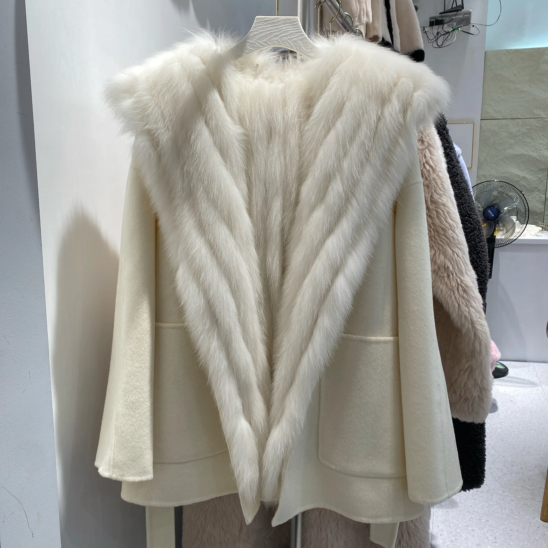 

New 2023 famous luxury Cashmere Overcoat Big Real Fox Fur Collar And Cuff Casual natural fox fur jackets
