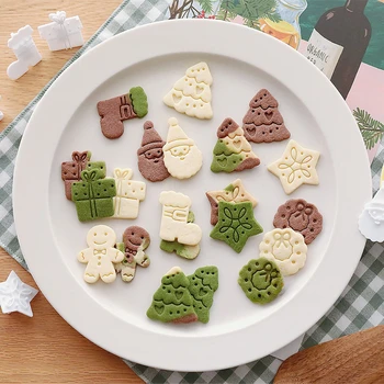 Mini Cute Christmas Themed Biscuit Stamp Mold Cartoon Gift Star Tree Santa Cookie Embosser Cutter Gift DIY Baking Biscuit Mould