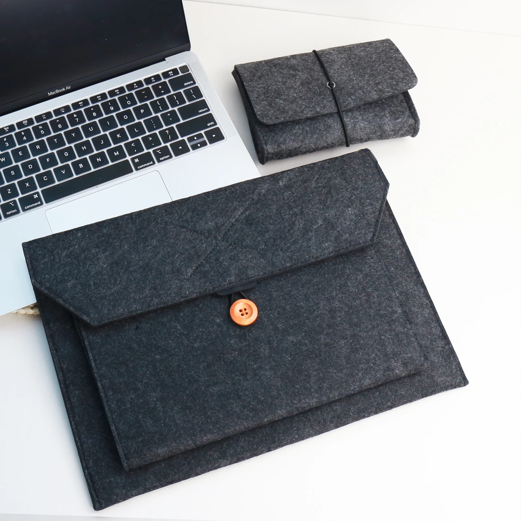 Premium Wool Felt Laptop Sleeve - Elegant Protection