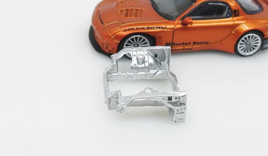 

1/64 Rx7 Model Frame Internal Structure Car Body Modification Garage Scene Decor