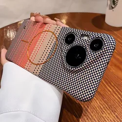Custodia Ultra Sottile Senza Cornice in Fibra di Carbonio con Texture in Kevlar e Compatibilità MagSafe