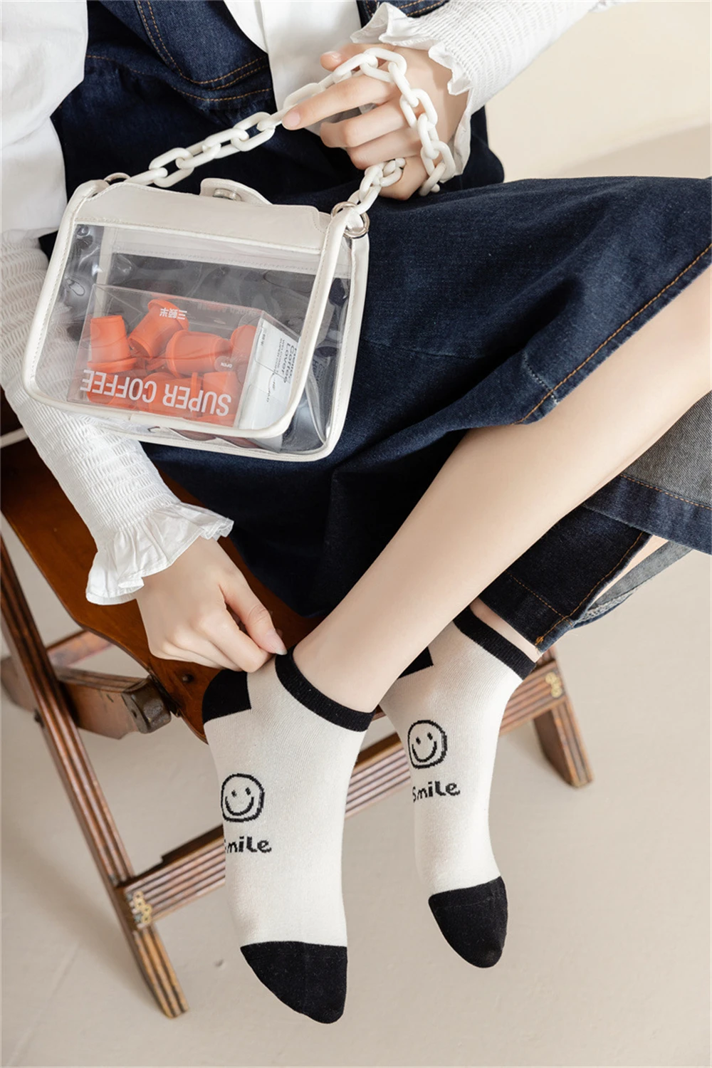 Neue Glücklich Lustige Cartoon Lächeln Gesicht Gestreiften Socken Weiß Schwarz Weiche Baumwolle Kurze Knöchel Sokken Dropship – Detail 5