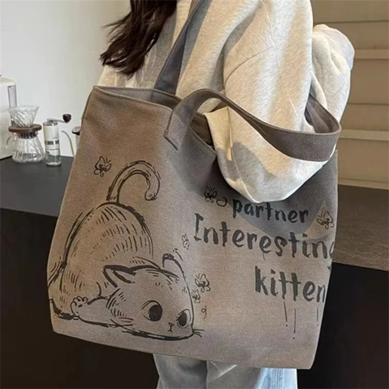 Women's Fashionable Canvas Tote Bag - Stylish and Spacious Shoulder Bag with Zipper Closure