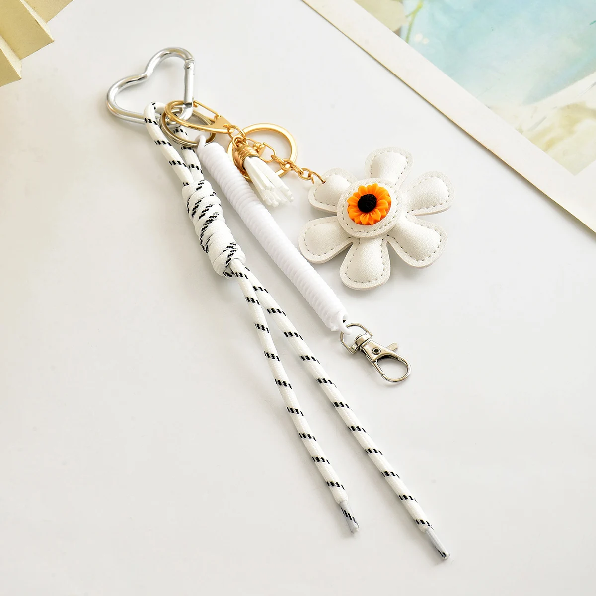 Fashion Creative Leather Sunflower Braided Rope Bag Charm Keychain for Women Ladies Stylish Backpack Key Ring Handmade Jewelry